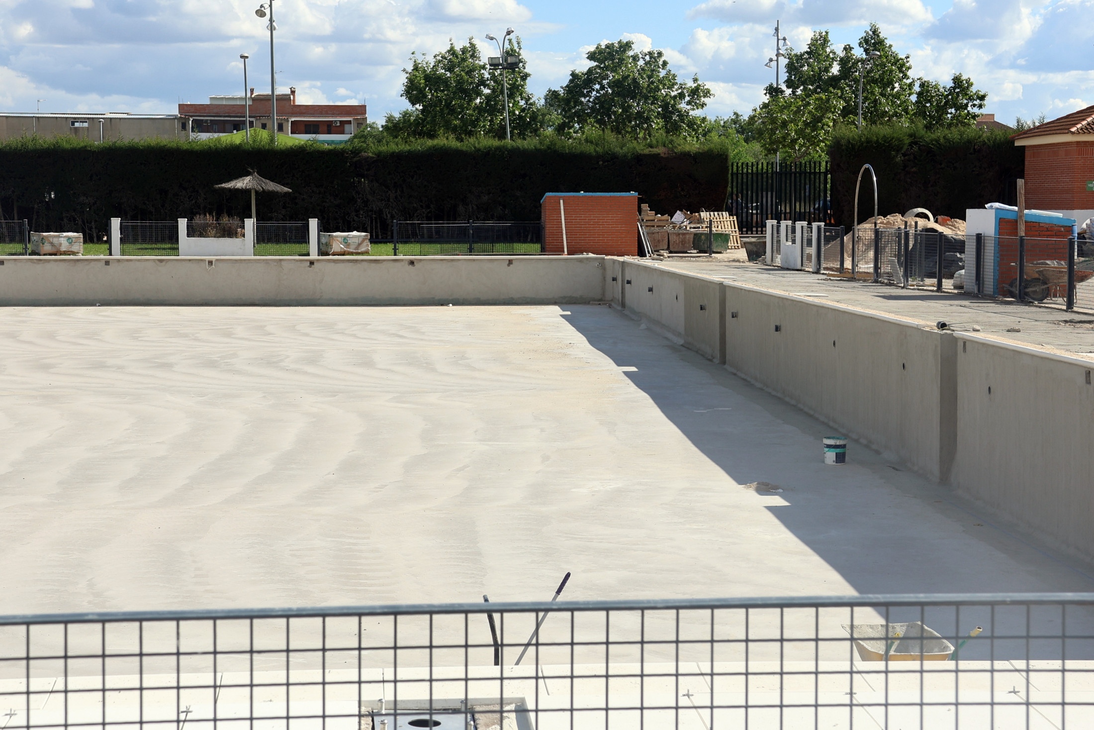 Visita a las obras de mejora de la piscina de Torrijos