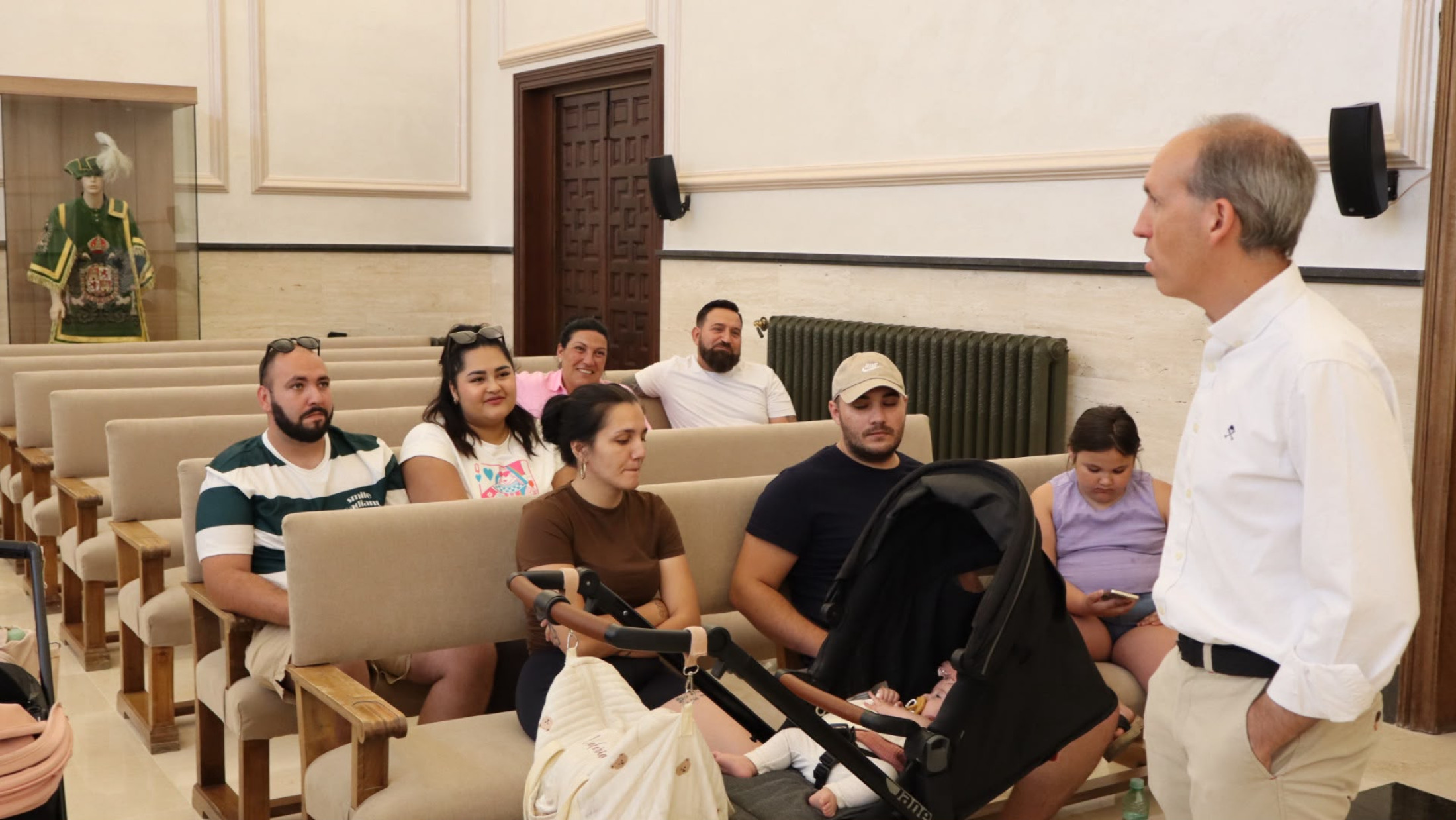 Daniel Arias con las familias