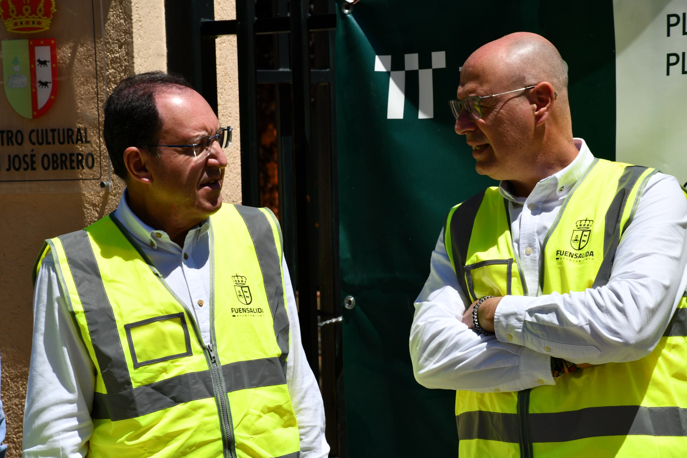 26052026 Guerrero y el alcalde de Fuensalida visitan las obras de las calles de la localidad 3