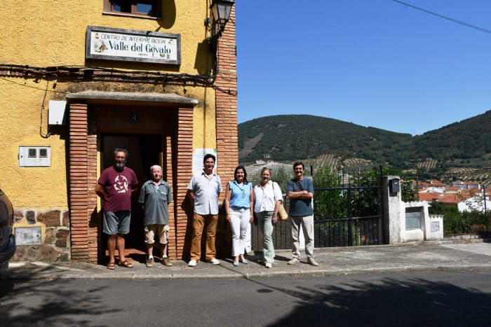 La diputada de Medio Ambiente destaca en Robledo del Mazo la apuesta que hace la Diputación de Toled
