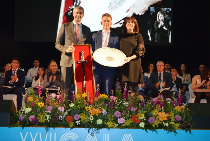 Imagen de El presidente entrega el premio Diputación