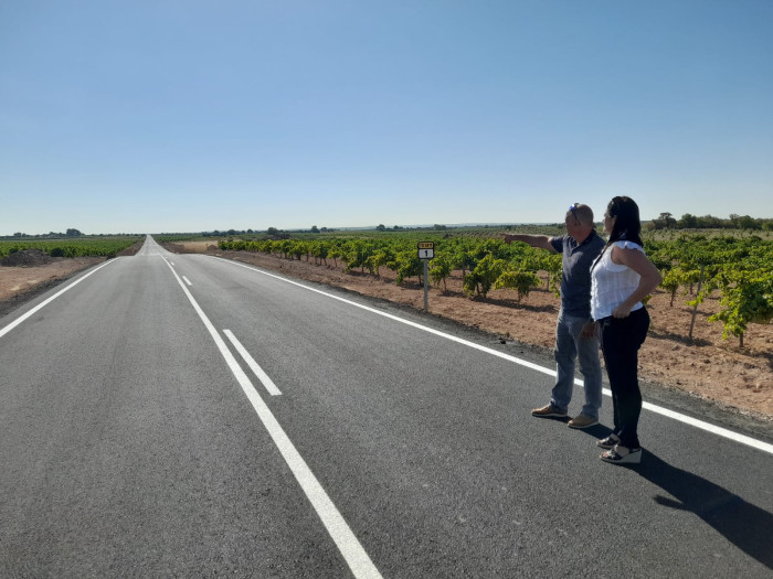 Manuela Lominchar supervisa el final de las obras
