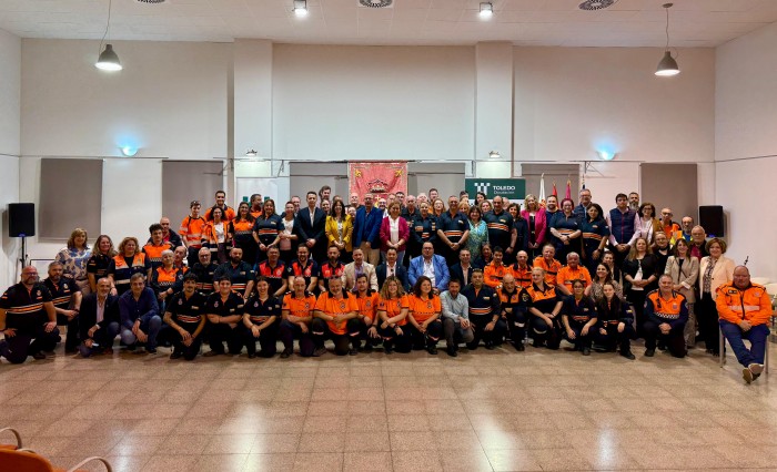Imagen de 16042026 Entrega de equipaciones a voluntarios de Protección Civil