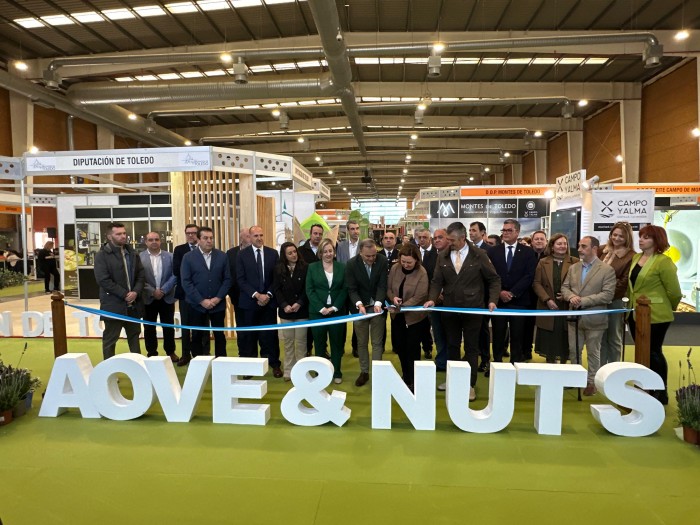  Cedillo en la inauguración de AOVE Nuts Experience