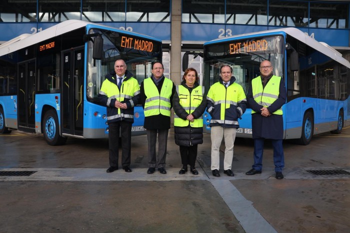 Imagen de Cedillo en Madrid con los nuevos autobuses
