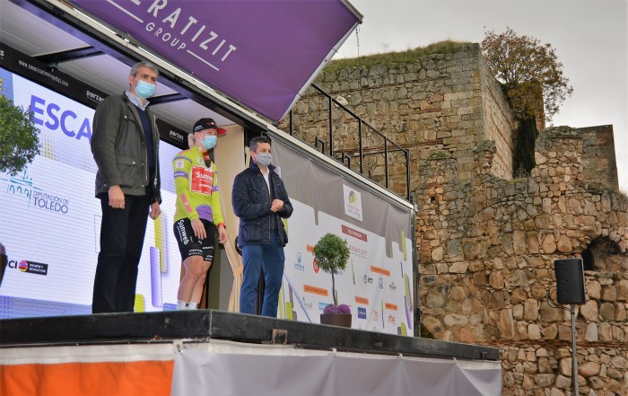 Imagen de Álvaro Gutiérrez y la ganadora de la primera etapa de la CERATIZIT Chanllenge by La Vuelta 2020