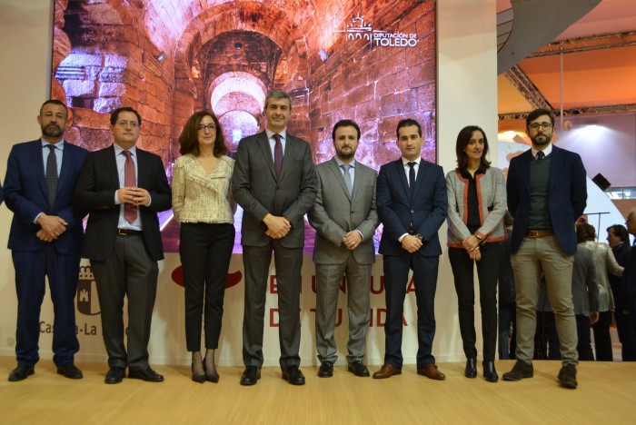 Imagen de Álvaro Gutiérrez y diputados provinciales antes de la presentación de los proyectos provinciales