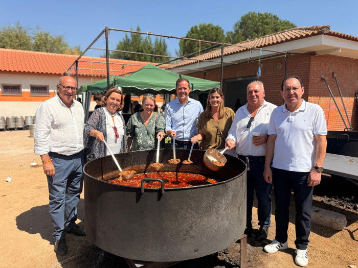 02092026 Cedillo participa en la Fiesta de la Ternera de Menasalbas