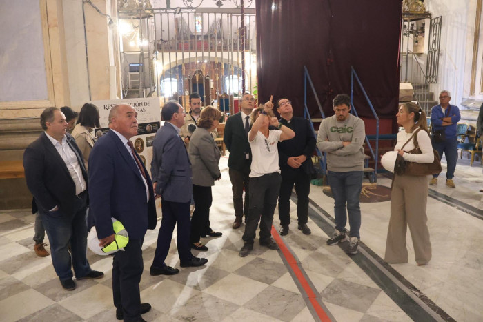 Visitando las obras