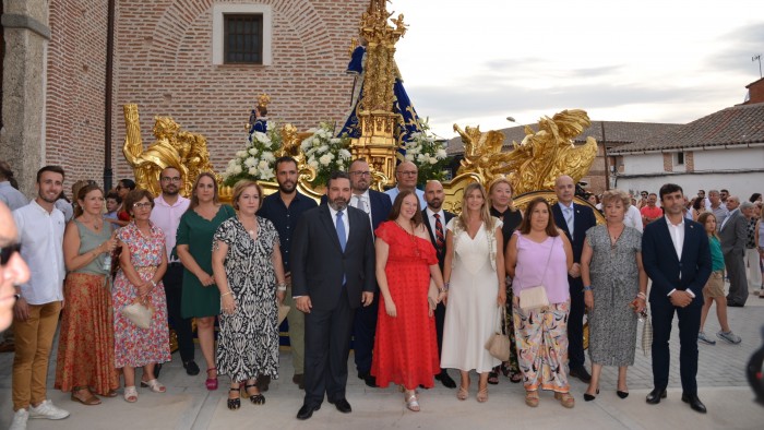 Imagen de El vicepresidente acompañó a la alcaldesa de Camarena y a los vecinos