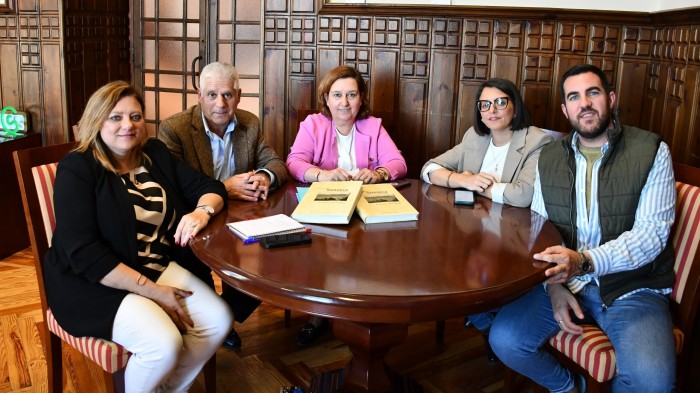 Imagen de Cedillo reunión alcaldesa Sonseca