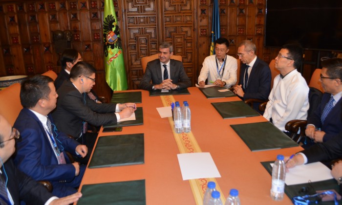 Imagen de Reunión con los integrantes de la delegación china