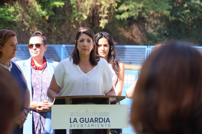 Cedillo inaugura las nuevas instalaciones de la piscina de La Guardia
