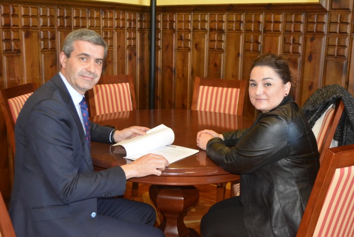 Álvaro Gutiérrez y Cristina Cebas, alcaldesa de Alcaudete de la Jara