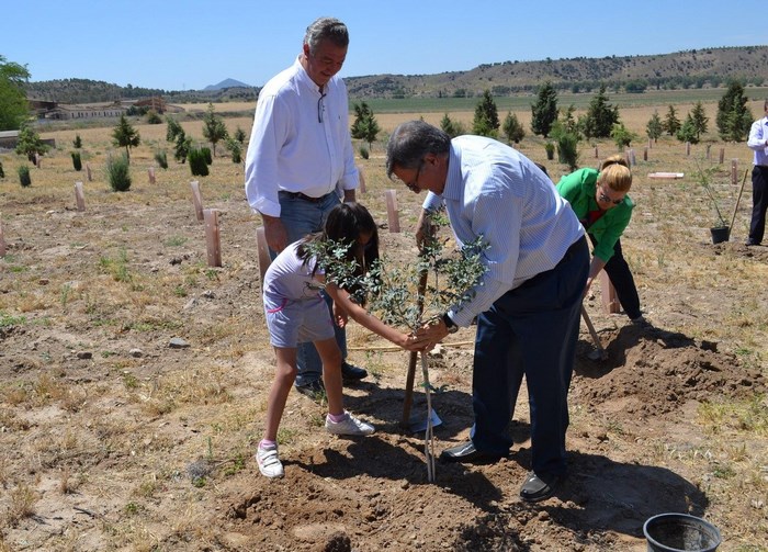 Imagen de García-Tizón plantación árboles Día Medio Ambiente