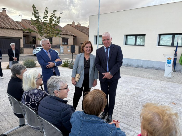 La presidenta de la Diputación inauguró el nuevo consultorio de Ajofrín