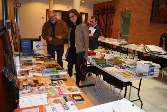 Imagen de Ana Gómez en la apertura del mercadillo