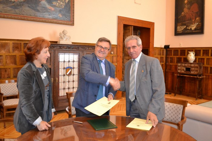 Imagen de García-Tizón y Gutiérrez firman convenio con Bahamontes