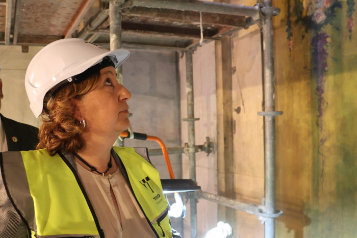 Visitando las obras