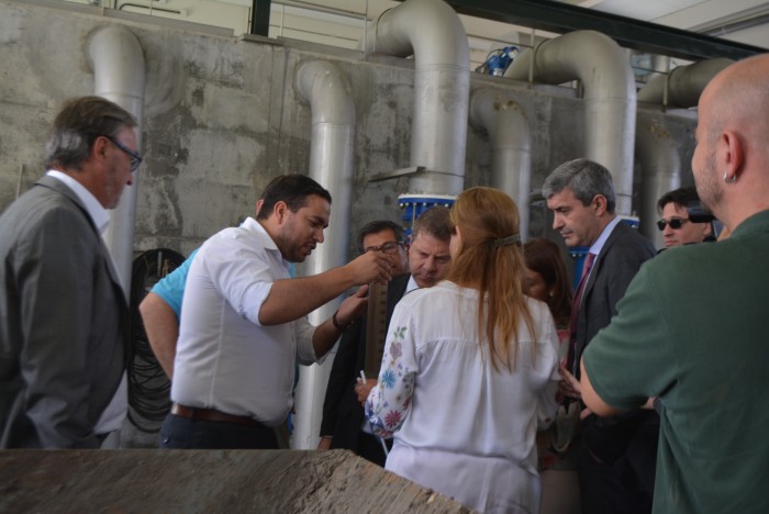 Álvaro Gutiérrez en la visita a la nueva EDAR