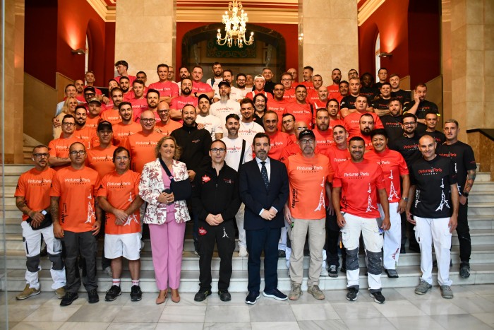 Imagen de Romera y De Frutos con los participantes en el proyecto
