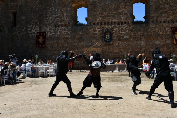 Imagen de 24052025 Juan Carlos Sánchez participa en la visita al Castillo de Cuerva 4