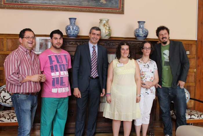 Álvaro Gutiérrez y Tomás Villarrubia con los responsables y trabajadores de Futurvalía