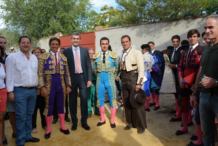 Imagen de Presidente y alcalde con los diestros