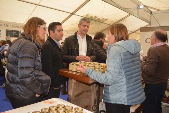 Álvaro Gutiérrez en la Feria Artesana y Agroalimentaria de Consuegra