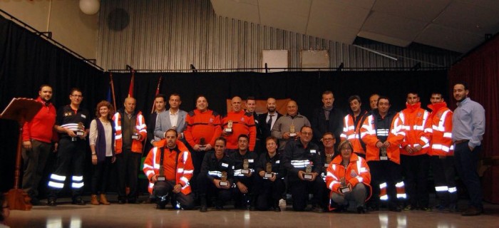 Rafael Martín con los voluntarios de protección Civil de Quero (archivo)