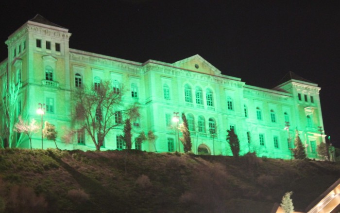 Foto archivo Diputación iluminada de verde