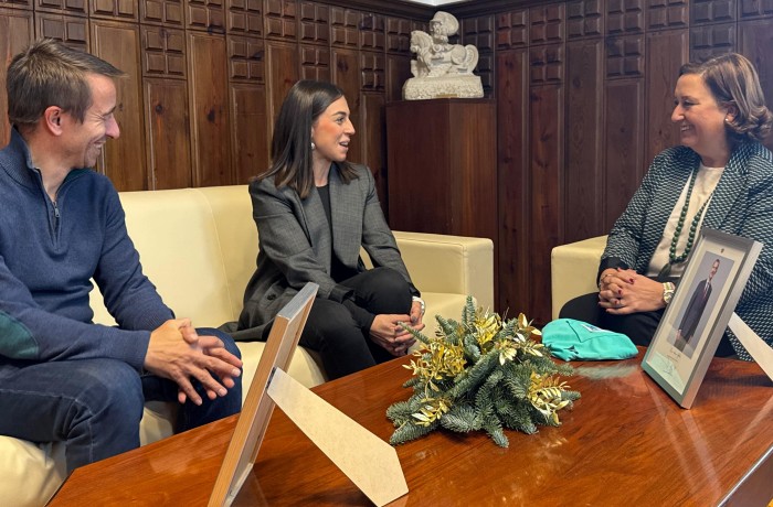 Imagen de Cedillo recibe a Noelia Gutiérrez