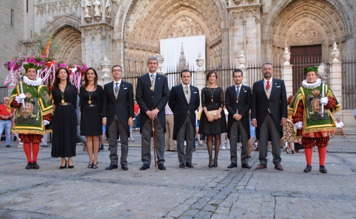 Imagen de Álvaro Gutiérrez junto a miembros del Equipo de Gobierno