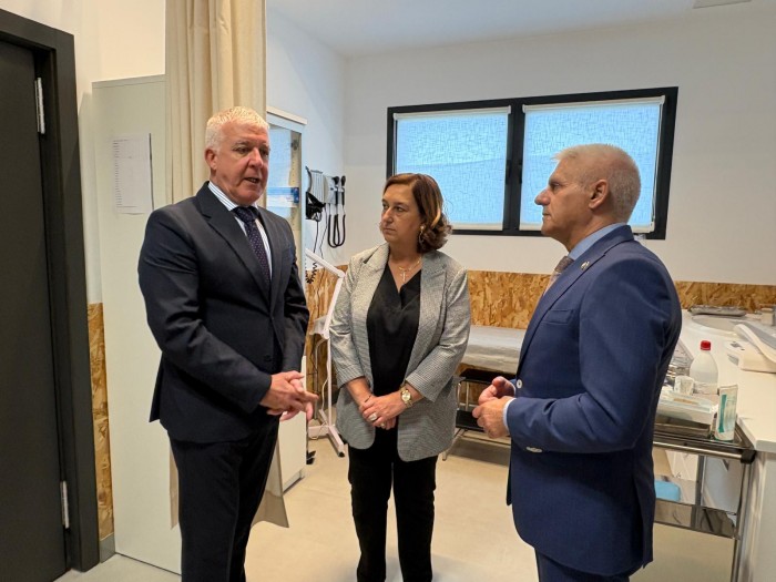 Imagen de La presidenta de la Diputación inauguró el nuevo consultorio de Ajofrín