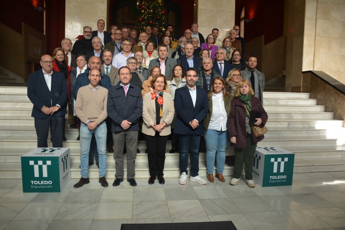 Imagen de Foto de familia acto de homenaje a jubilados