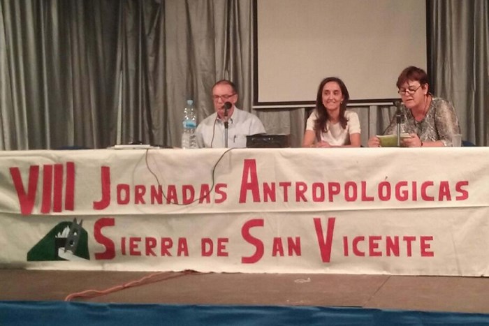 Imagen de Flora Bellón en la clausura de las jornadas antropológicas celebradas en la Sierra de San Vicente