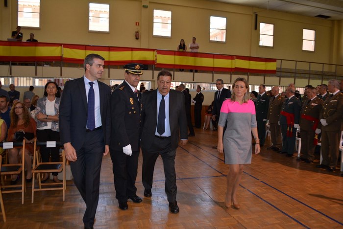 Imagen de Álvaro Gutiérrez llega al Acto Institucional del Día de la Policía