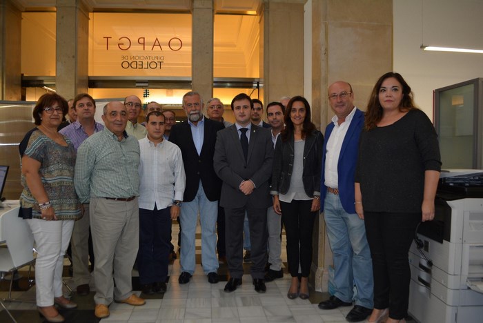 Imagen de Ángel Luengo con los trabajadores