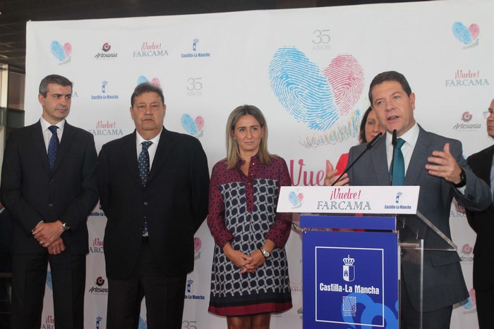 Imagen de Álvaro Gutiérrez sigue la intervención de Emiliano García-Page en la inauguración de Farcama