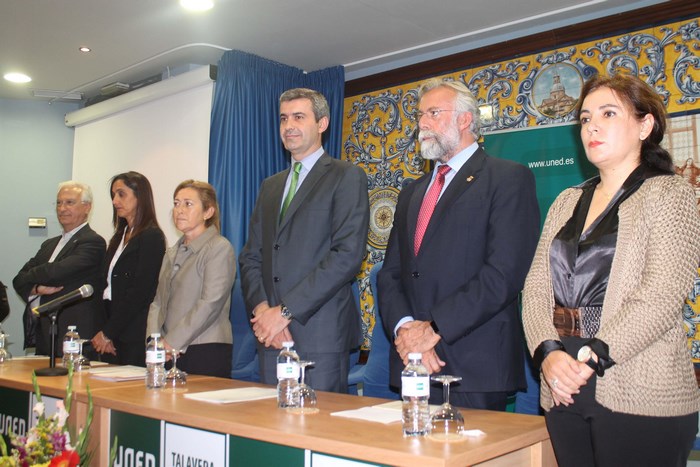 Álvaro Gutiérrez garantiza el apoyo y la financiación al Centro Asociado de la UNED en Talavera