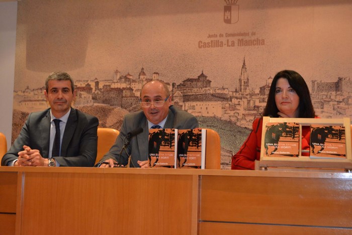 Imagen de Álvaro Gutiérrez junto a Jesús Gallardo y Consolación González