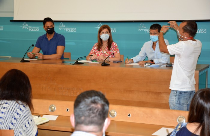 Imagen de María Jesús Pérez en lun momento de la reunión del Sendero de Guadalupe