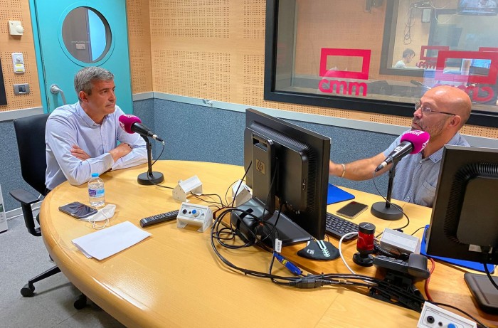 Álvaro Gutiérrez con Óscar Castellanos en el programa El Pleno de CMM Radio