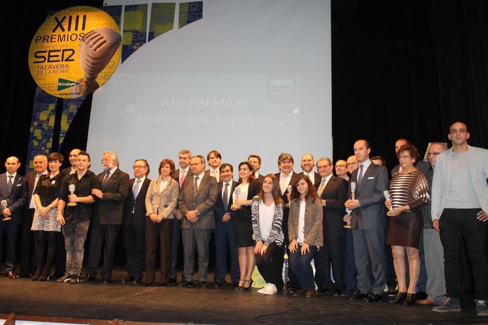 Imagen de Álvaro Gutiérrez en la foto de familia de la XIII Gala de los premios Ser Talavera