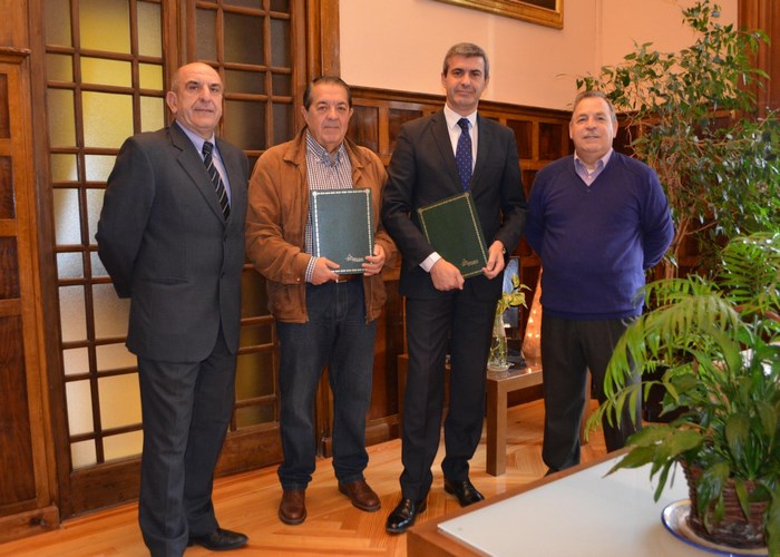 Imagen de Álvaro Gutiérrez apoyando al deporte provincial