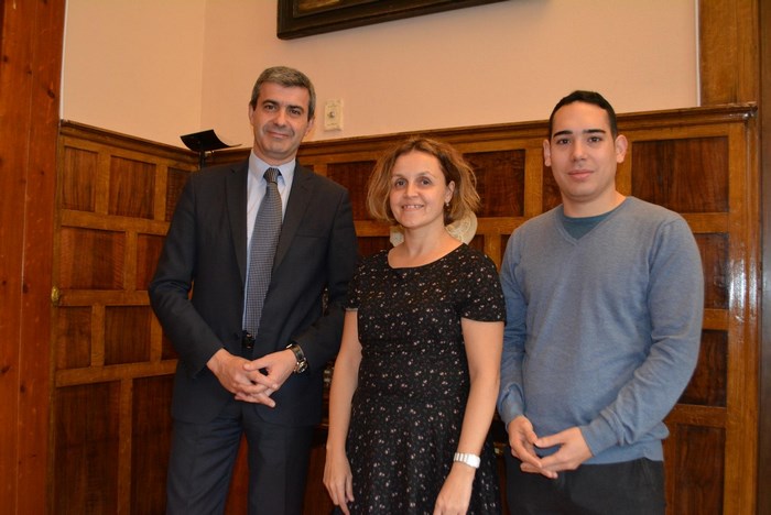 Álvaro Gutiérrez con la alcaldesa de Ajofrín, María Isabel Alguacil