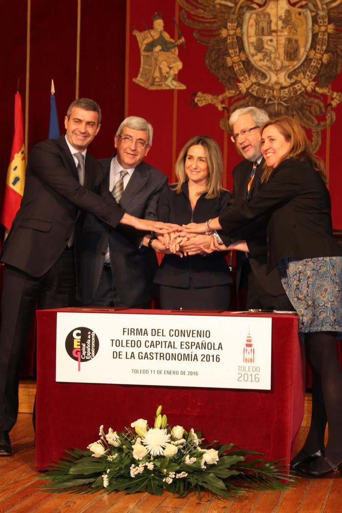 Imagen de Álvaro Gutiérrez asiste a la firma del convenio 