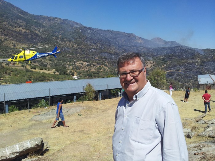 Imagen de García-Tizón en el incendio de El Piélago