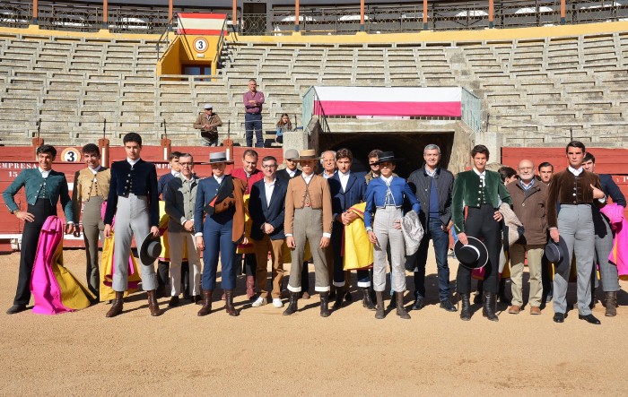 Imagen de Con los alumnos participantes en el I Encuentro Internacional de Escuelas Taurinas