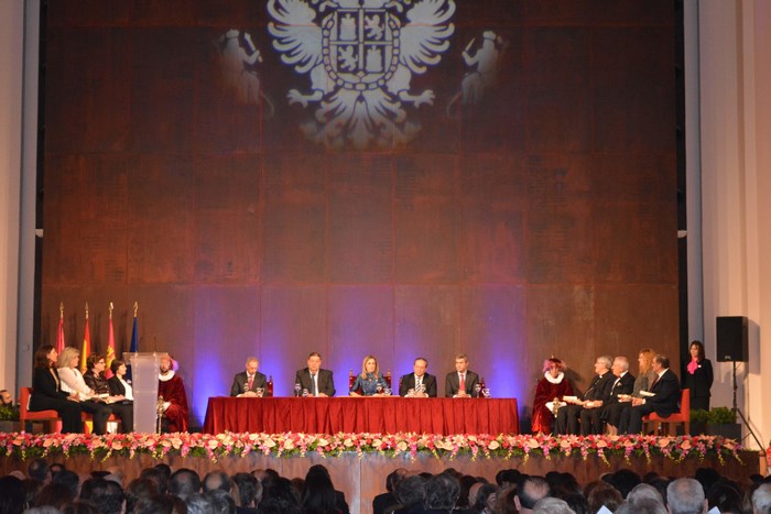 Imagen de Álvaro Gutiérrez en el acto de entrega de Honores y Distinciones de la Ciudad de Toledo